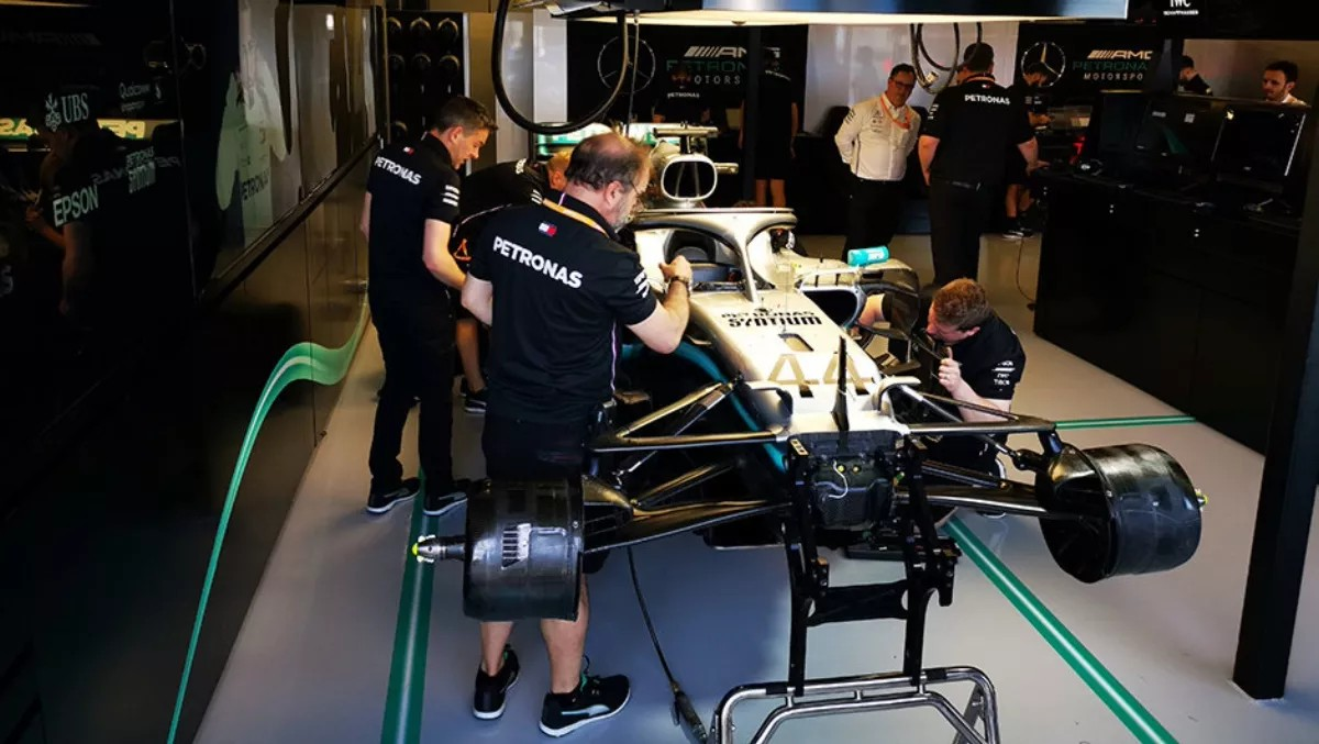 Epson innovations and Mercedes-AMG Petronas Motorsport                                                                                                                                                                                                    